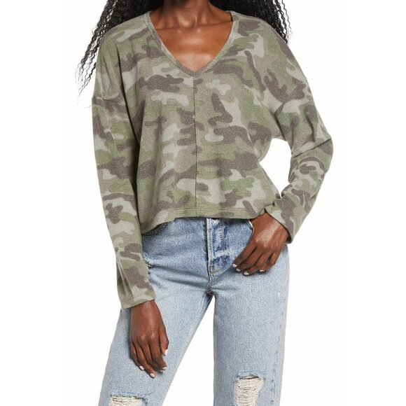 La La Land Creative Co Boxy Camo Top - Picture 1 of 3
